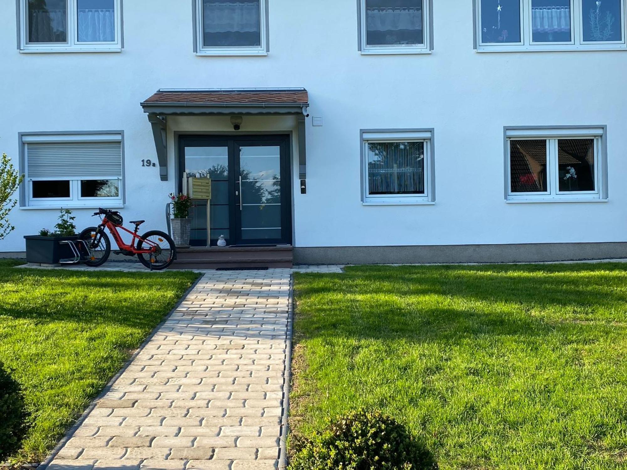Schoene Ferien- Monteurswohnung - Ruhig Und Malerisch Gelegen Hofgeismar Exterior photo